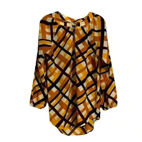 Mudpie top size medium Bust 21 1/2" Length 17" - Picture 1 of 4